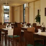 Intercityhotel 3*