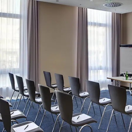 Ξενοδοχείο Intercityhotel 3*