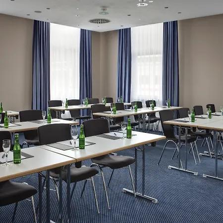 Intercityhotel Hotel 3*