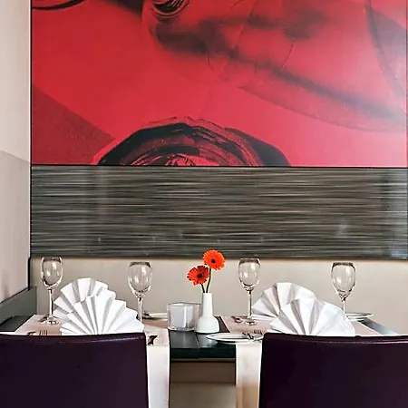 Ξενοδοχείο Intercityhotel 3*