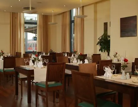 Intercityhotel 3*