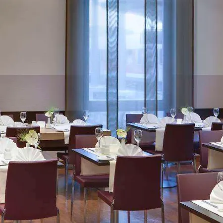 Intercityhotel Отель 3*