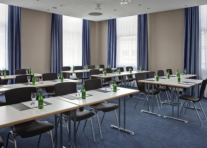 Intercityhotel Hotel 3*