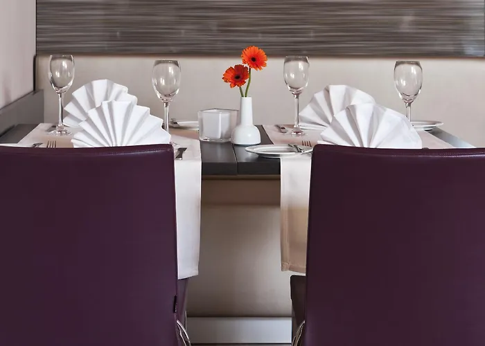 Intercityhotel Hotel 3*